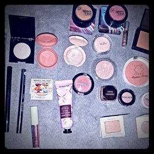 Bundle of brand new make up
